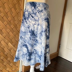 MAXI SKIRT WITH BLUE PATTERN